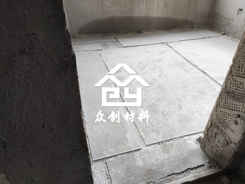 改性(xìng)聚丙烯(xī)保(bǎo)溫隔聲闆(pǎn)施工(gōng)現場(chǎng)